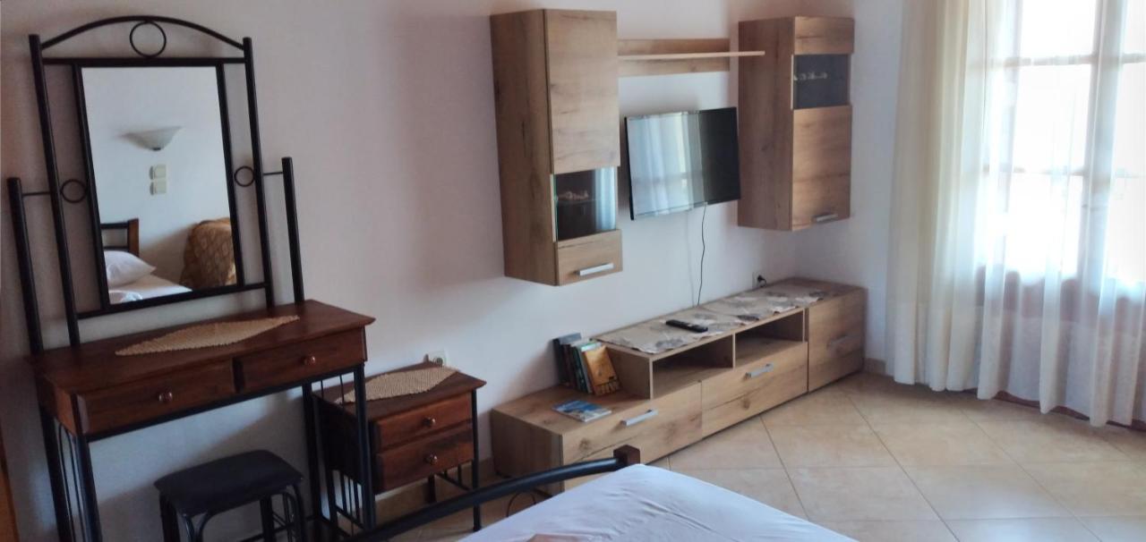 Athina Studio Apartments Kerveli Buitenkant foto