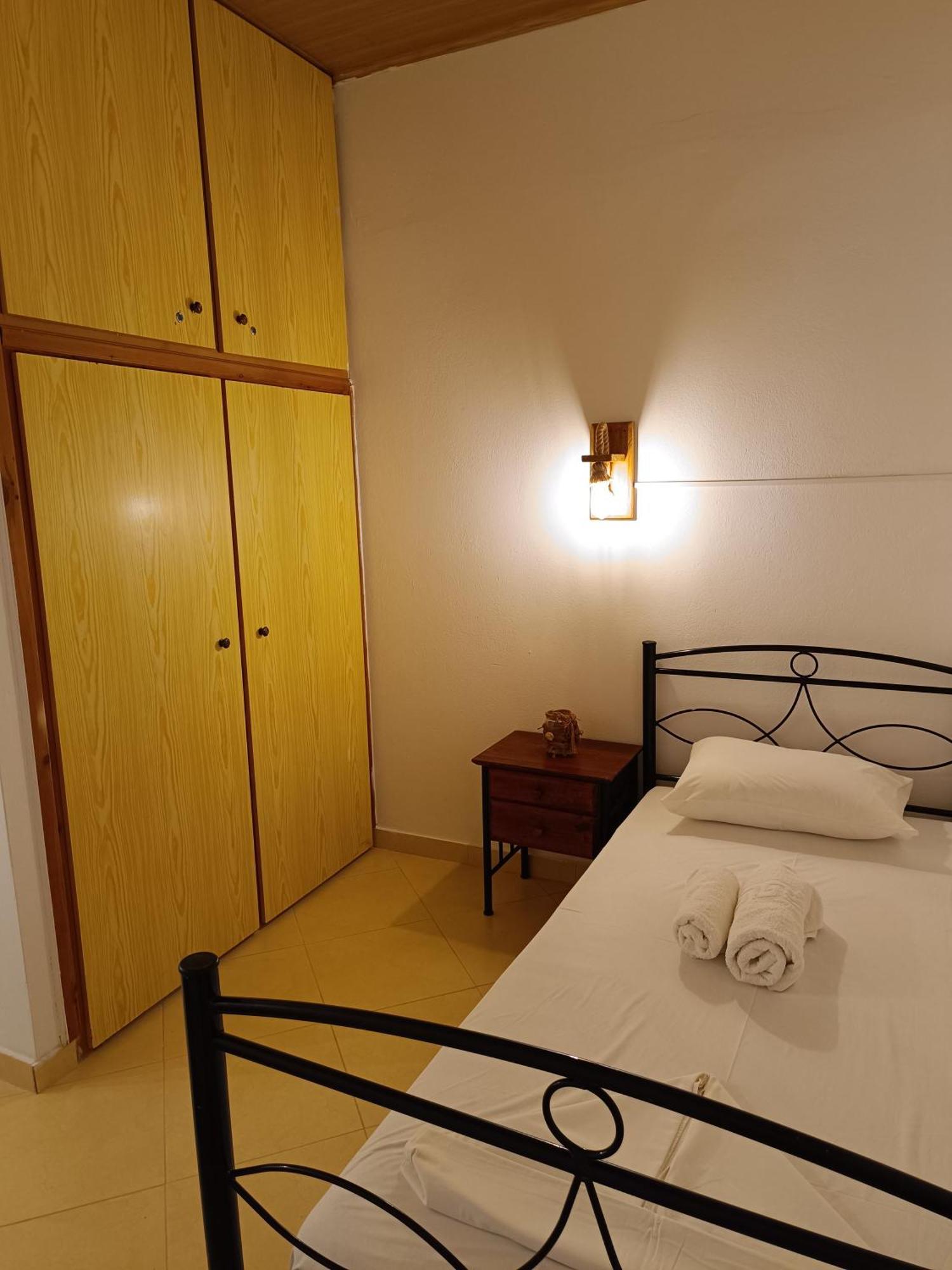 Athina Studio Apartments Kerveli Buitenkant foto