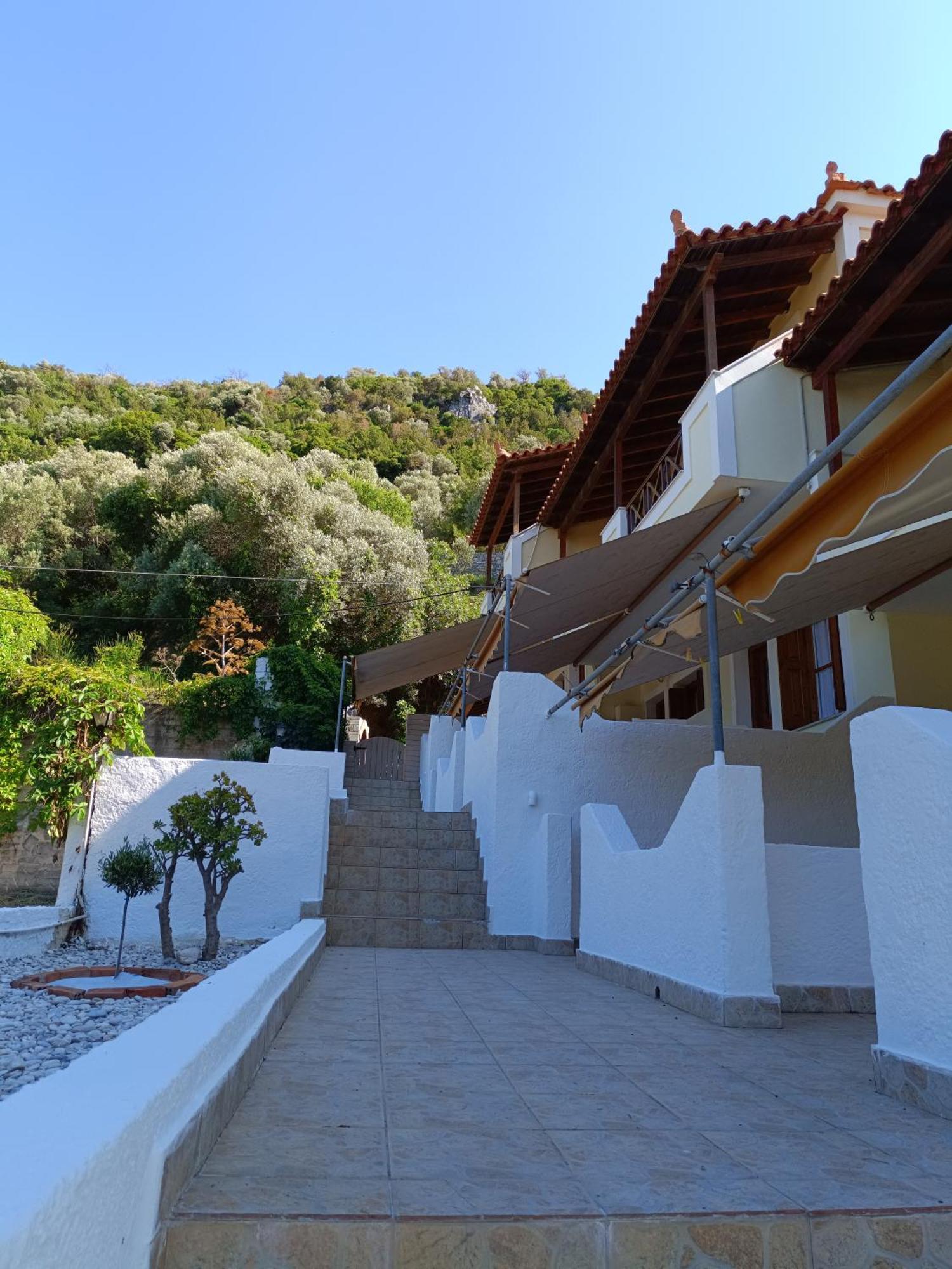 Athina Studio Apartments Kerveli Buitenkant foto