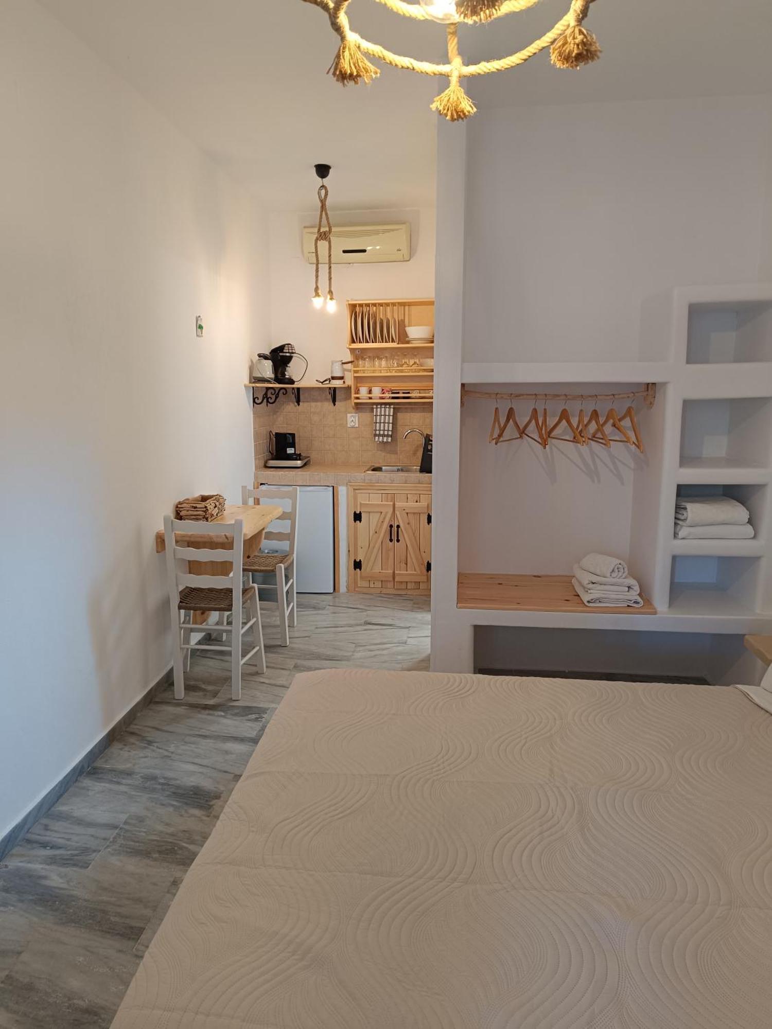 Athina Studio Apartments Kerveli Buitenkant foto