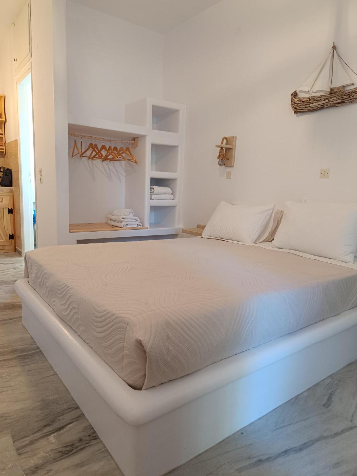 Athina Studio Apartments Kerveli Buitenkant foto