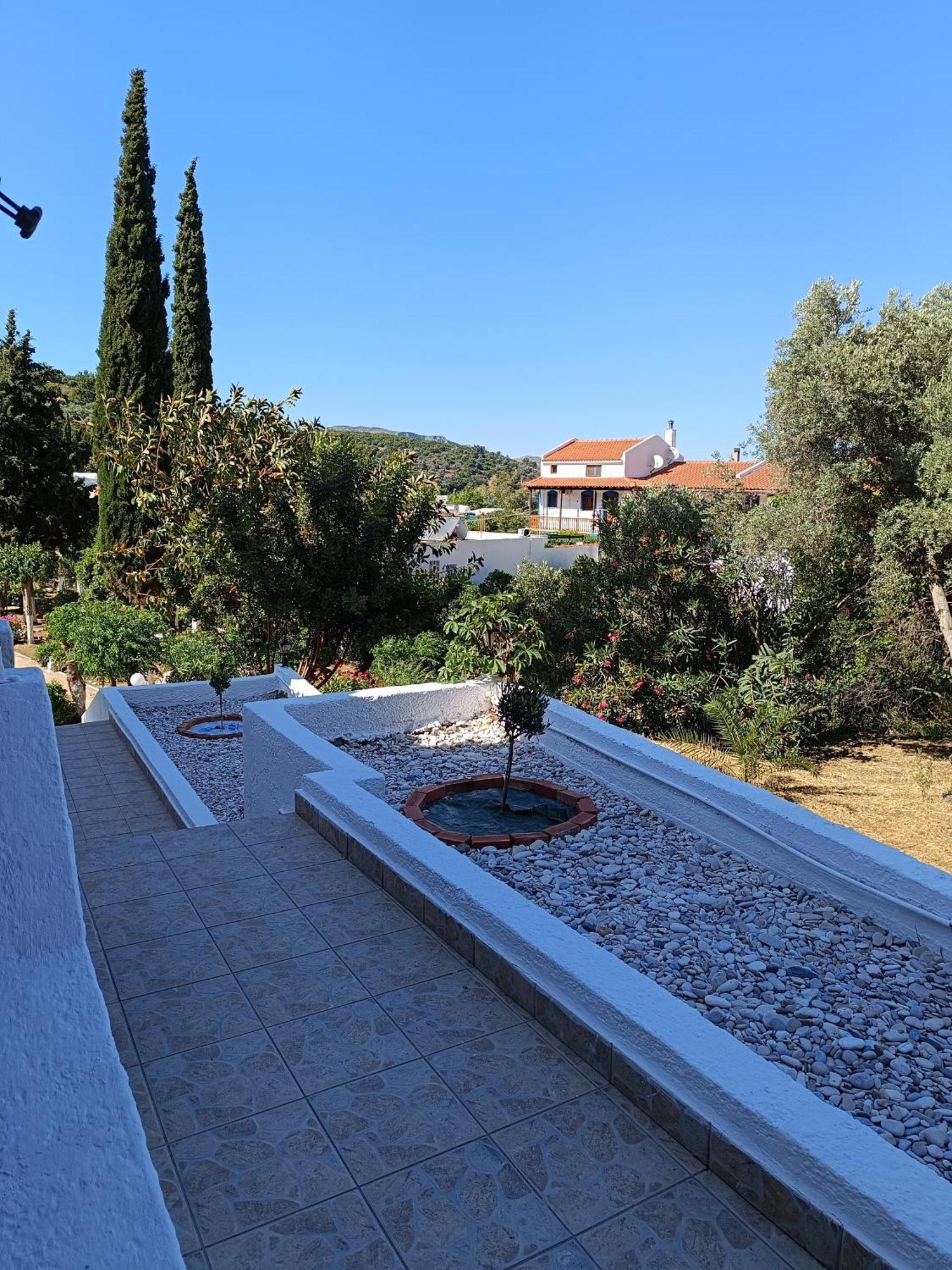 Athina Studio Apartments Kerveli Buitenkant foto