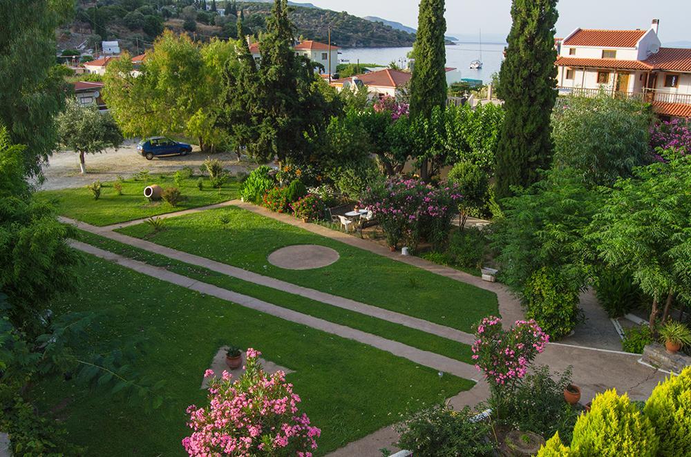 Athina Studio Apartments Kerveli Buitenkant foto