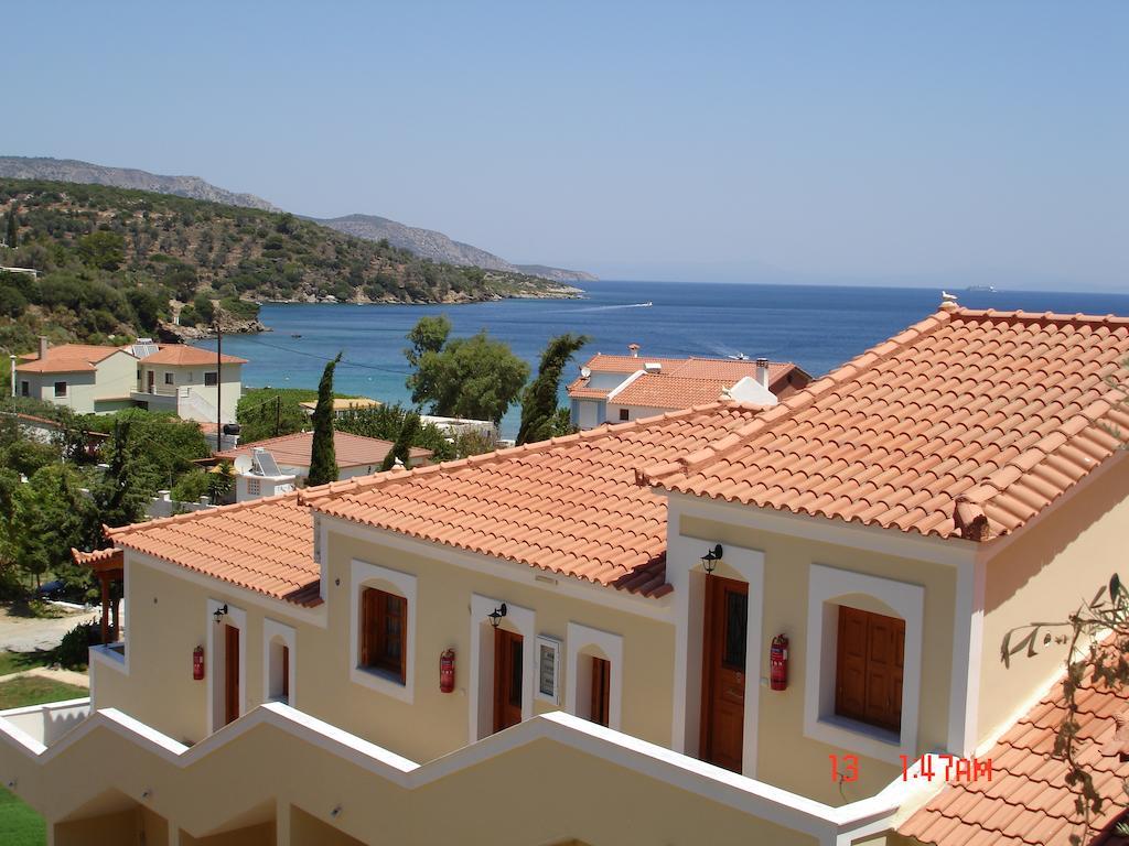 Athina Studio Apartments Kerveli Buitenkant foto